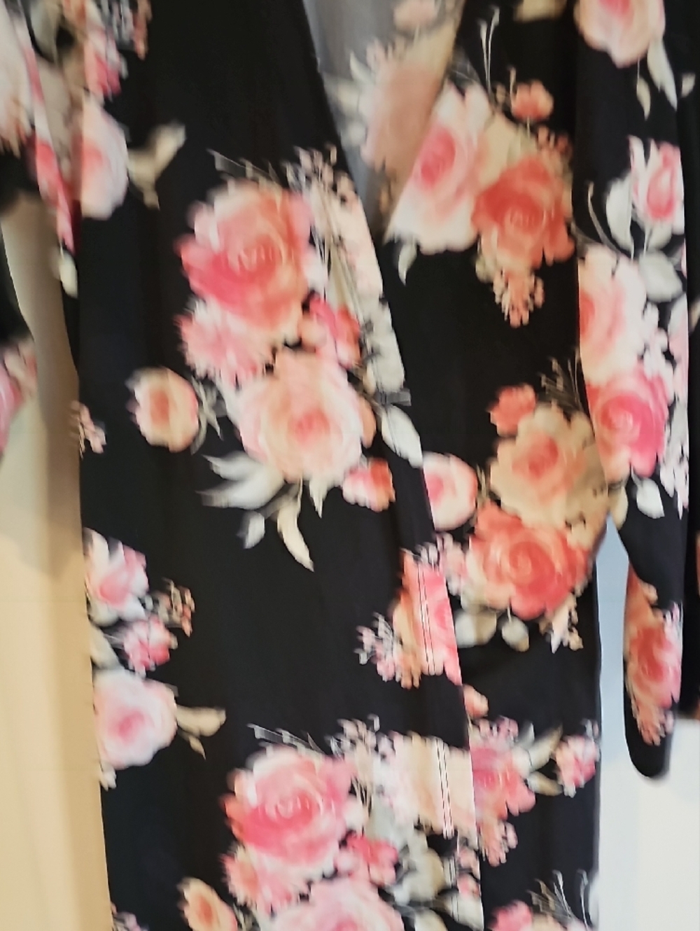 Floral Robe - Black with Pink Roses - Picture 5 of 9